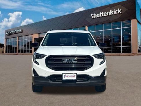 Used 2021 GMC Terrain SLE w/ Driver Convenience Package image 2