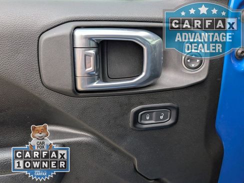 Used 2024 Jeep Wrangler Unlimited Sport AWD/4WD image 17