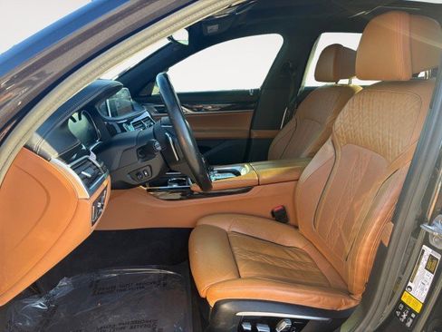 Used 2016 BMW 750i xDrive image 2