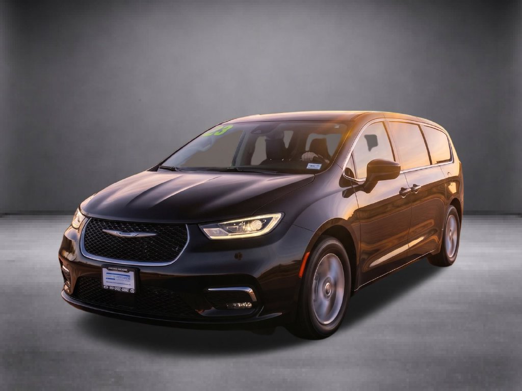 Used 2023 Chrysler Pacifica Touring-L FWD image 33