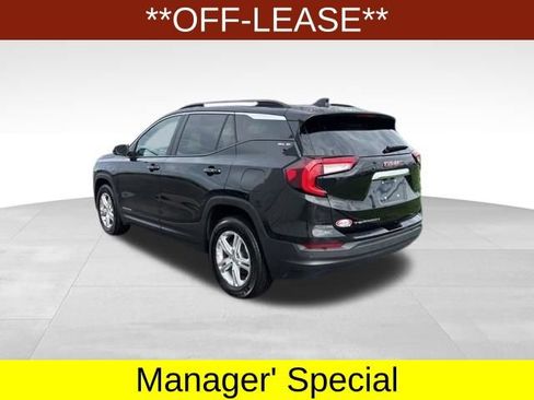 Used 2024 GMC Terrain SLE w/ Driver Convenience Package FWD image 5