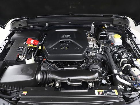 Used 2022 Jeep Wrangler Unlimited Sahara w/ LED Lighting Group image 30