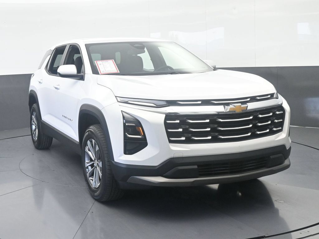 Used 2026 Chevrolet Equinox LT FWD image 9