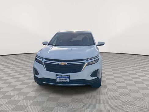Used 2024 Chevrolet Equinox LT image 2