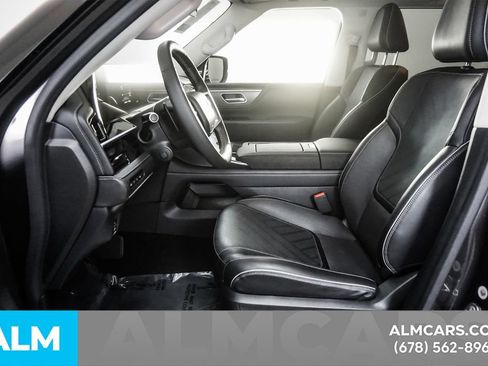 Used 2025 INFINITI QX80 Luxe AWD/4WD image 11