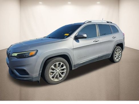 Used 2019 Jeep Cherokee Latitude w/ Popular Appearance Group image 2