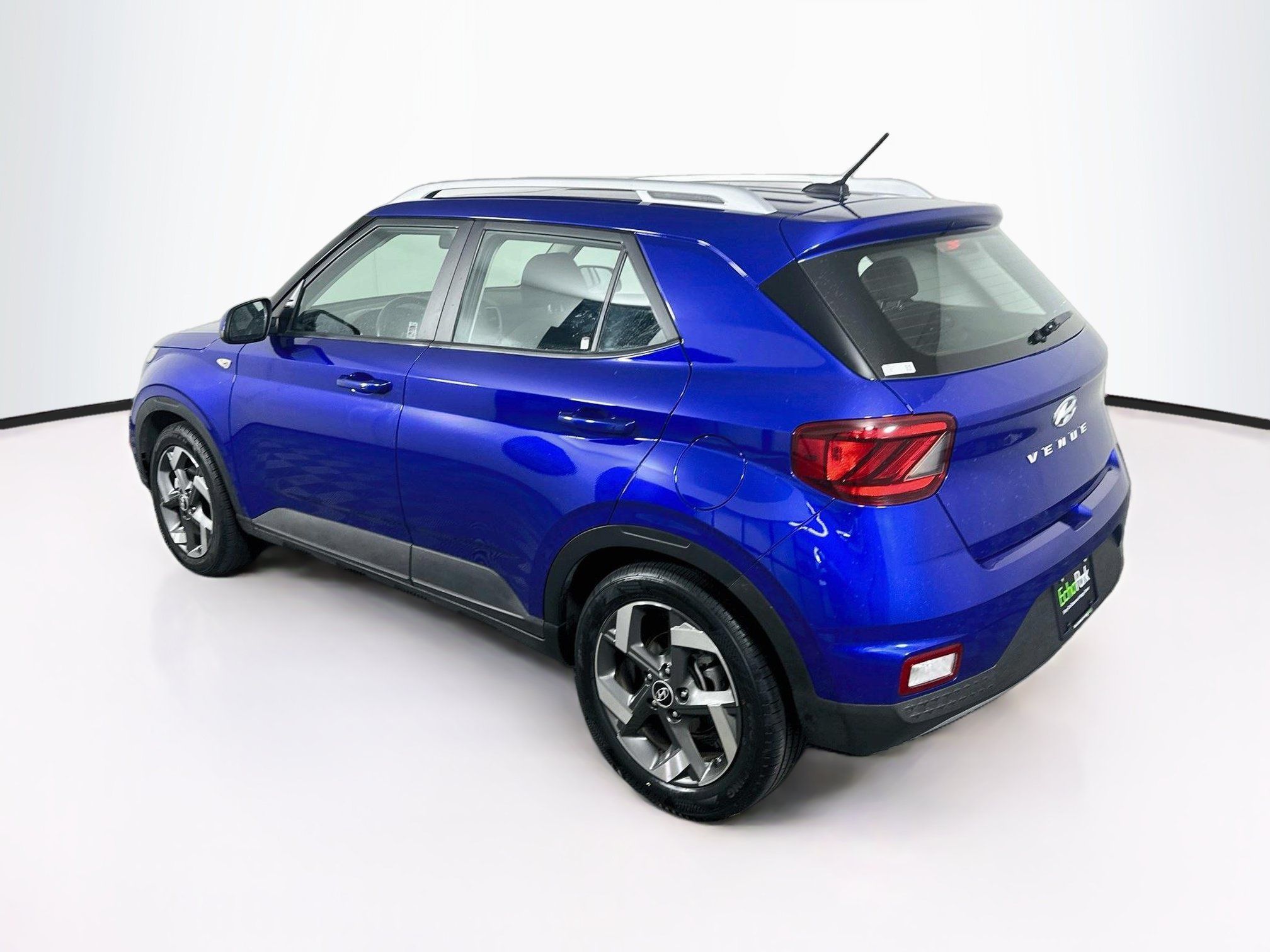 Used 2025 Hyundai Venue SEL FWD image 5