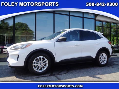 Used 2022 Ford Escape SE FWD image 1