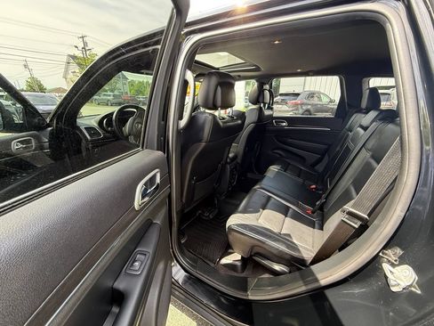 Used 2018 Jeep Grand Cherokee Limited AWD/4WD image 6