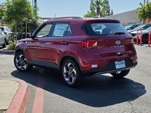 New 2025 Hyundai Venue SEL image 5