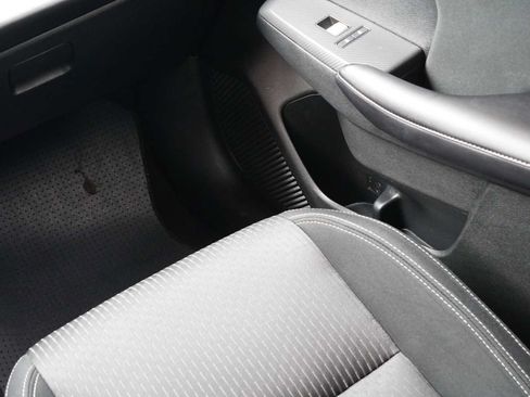 Used 2022 Mitsubishi Outlander ES FWD image 24