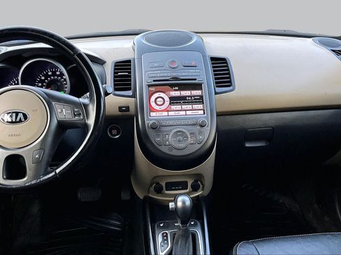 Used 2013 Kia Soul ! w/ Premium Pkg FWD image 7