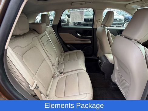 Used 2022 Lincoln Corsair AWD w/ Premium Package image 22