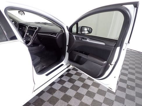 Used 2013 Ford Fusion SE FWD image 31