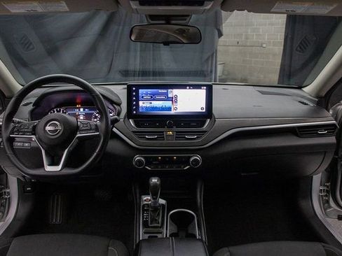 Used 2025 Nissan Altima 2.5 S FWD image 21