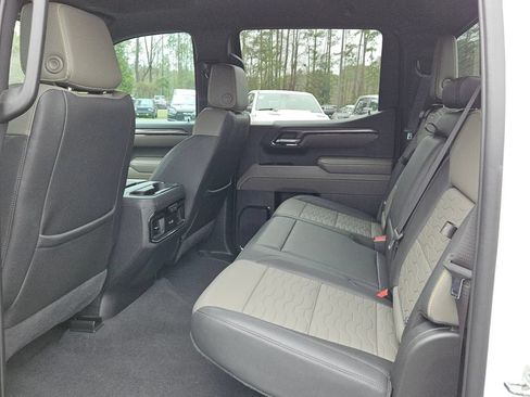 Used 2023 Chevrolet Silverado 1500 ZR2 AWD/4WD image 11