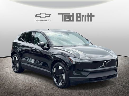 Used 2025 Volvo EX30 Plus w/ Protection Package Premier AWD/4WD image 3