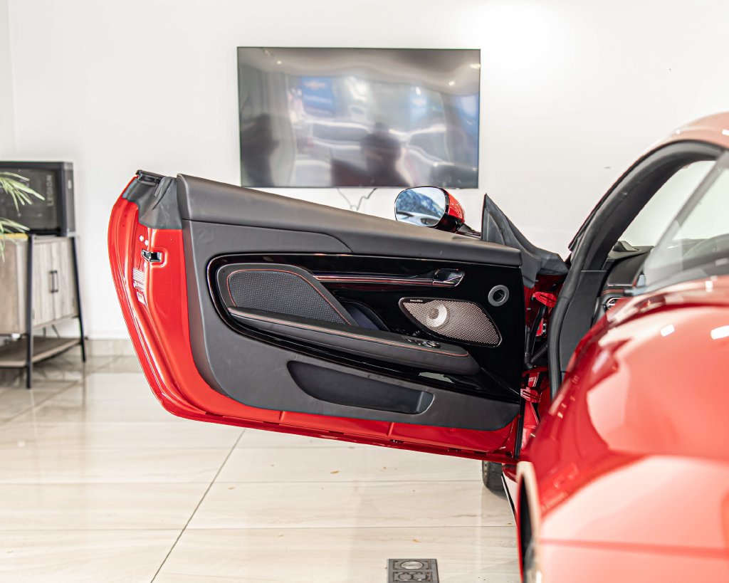 Used 2026 Aston Martin DB12 Coupe RWD image 31