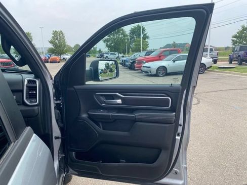 Used 2023 RAM 1500 Big Horn AWD/4WD image 33
