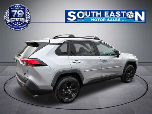 Used 2021 Toyota RAV4 XLE w/ Convenience Package AWD/4WD image 7