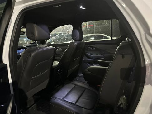 Used 2023 Chevrolet Traverse LT FWD image 7