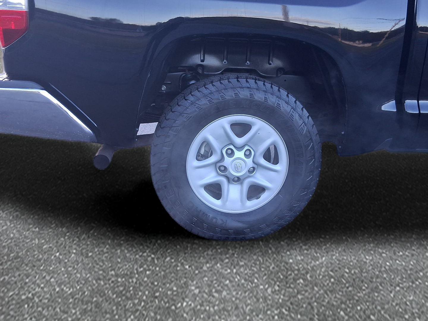 Used 2021 Toyota Tundra SR5 AWD/4WD image 7