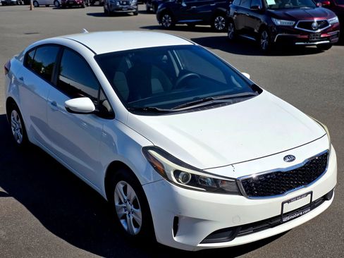 Used 2018 Kia Forte LX FWD image 2