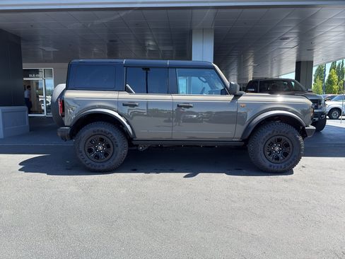 New 2026 Ford Bronco Badlands AWD/4WD image 3