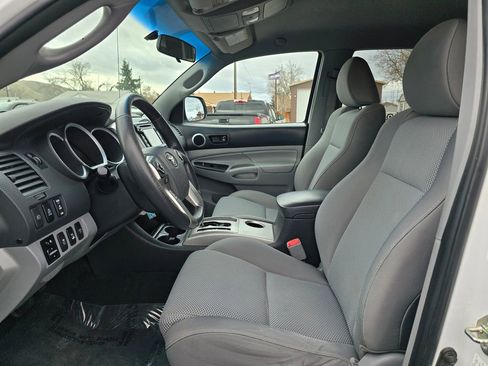 Used 2015 Toyota Tacoma TRD Pro image 23