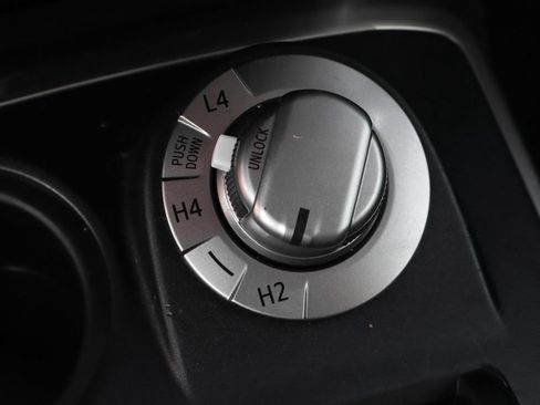 Used 2019 Toyota 4Runner SR5 AWD/4WD image 37