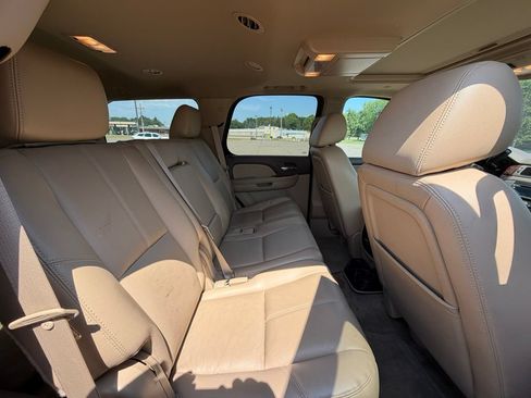 Used 2012 GMC Yukon SLT w/ SLT-2 Equipment Package AWD/4WD image 8