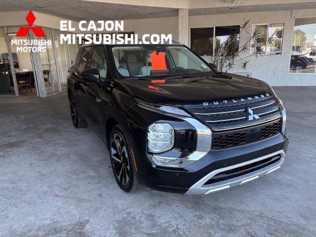Used 2025 Mitsubishi Outlander SEL AWD/4WD image 1