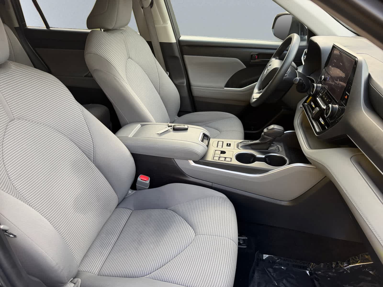 Used 2023 Toyota Highlander L AWD/4WD image 40