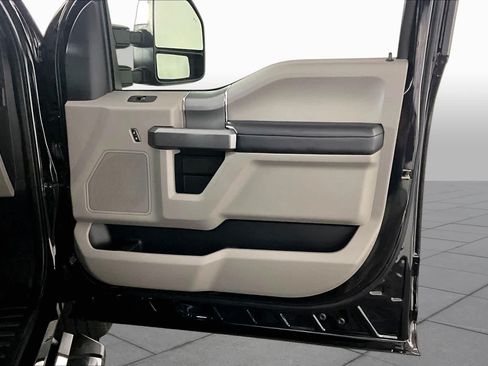 Used 2021 Ford F250 XLT w/ XLT Premium Package AWD/4WD image 21