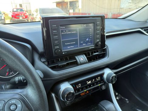 Used 2021 Toyota RAV4 XLE image 16