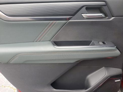 Used 2024 GMC Acadia AT4 image 12