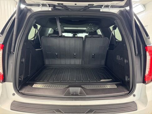 Used 2024 GMC Yukon XL AT4 w/ Technology Package AWD/4WD image 27