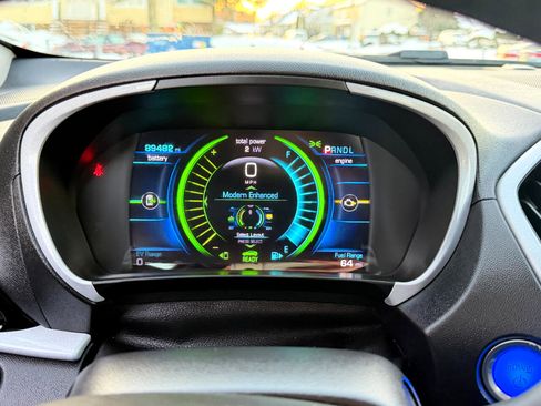 Used 2017 Chevrolet Volt LT w/ Comfort Package image 70