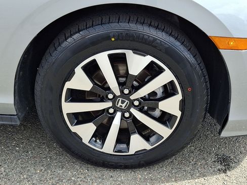 Used 2025 Honda Odyssey EX-L image 9
