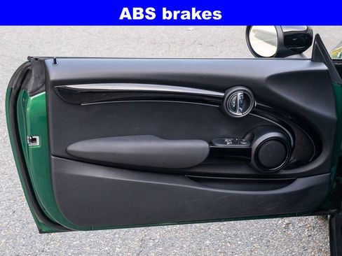 Used 2023 MINI Cooper 2-Door Hardtop image 12