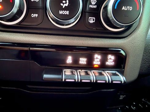 Used 2019 RAM 1500 Big Horn AWD/4WD image 27