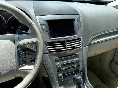 Used 2010 Lincoln MKT 2WD image 15