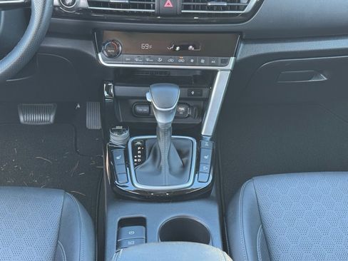 Used 2023 Kia Seltos SX w/ SX Sunroof Package image 12