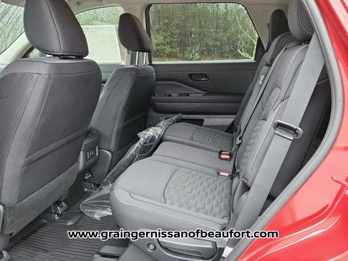 New 2026 Nissan Pathfinder SV image 4