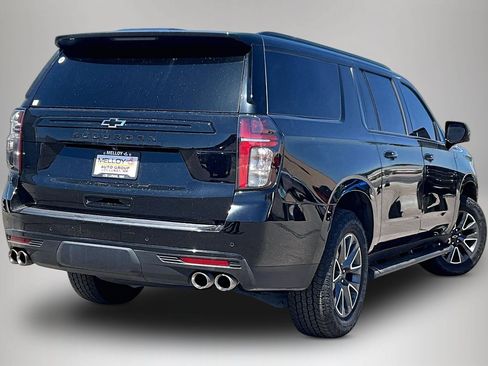 Used 2023 Chevrolet Suburban Z71 w/ Z71 Off-Road Package AWD/4WD image 6