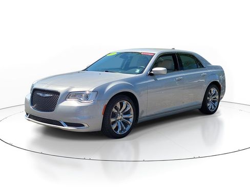 Used 2019 Chrysler 300 Touring L w/ Quick Order Package 22F RWD image 8