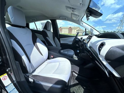 Used 2019 Toyota Prius LE AWD/4WD image 16