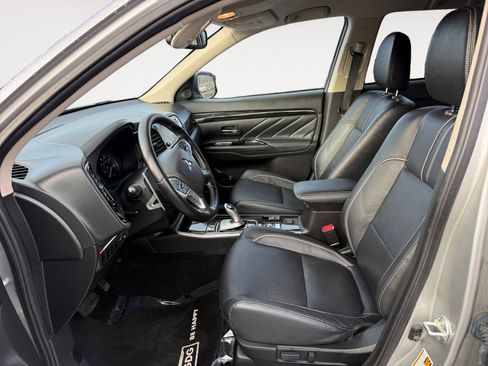 Used 2018 Mitsubishi Outlander SEL image 10