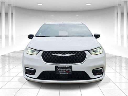 New 2026 Chrysler Pacifica Limited FWD image 8