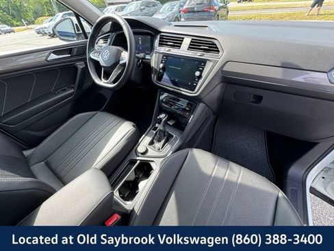 Certified 2023 Volkswagen Tiguan SE w/ Panoramic Sunroof Package AWD/4WD image 28